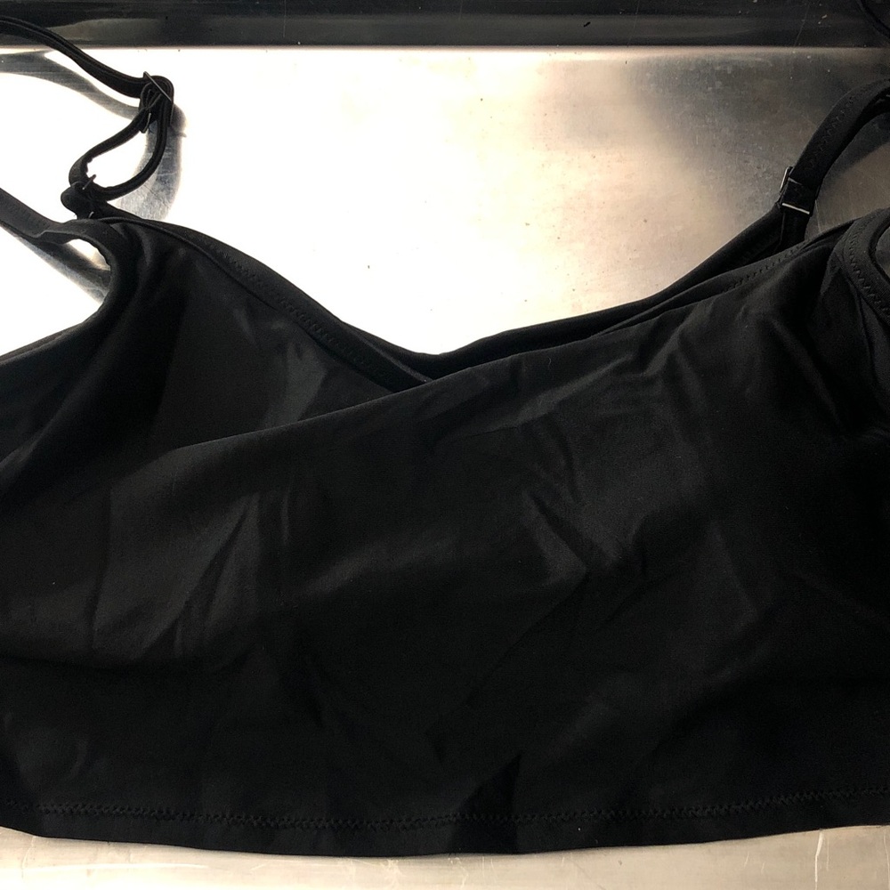 Black ladies crop top Swim Size Large